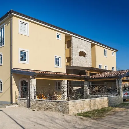 Guest house & Buoni Amici 3*